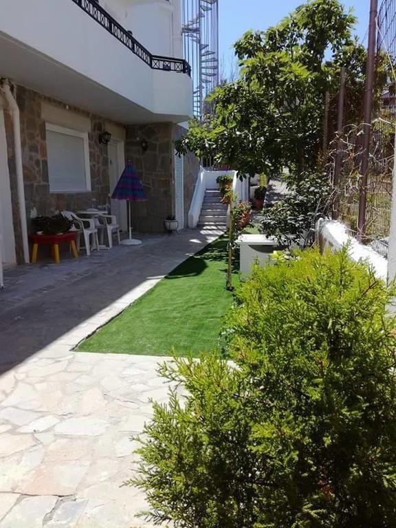 Rose Garden Apartments Pigí Buitenkant foto